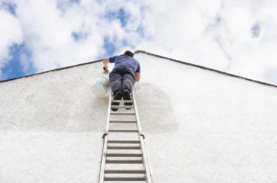 Peinture extérieure à Saint-Julien-les-Rosiers — façades et ravalement